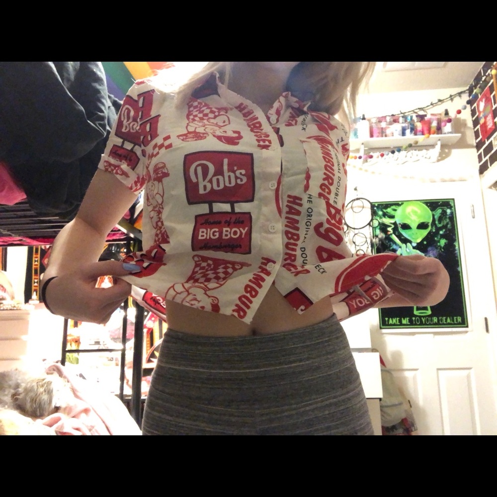 🌸 Bob’s Big Boy Hamburger cropped Collared Shirt